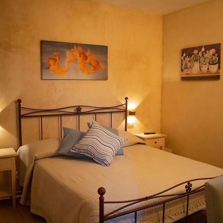 Camera Iris - B&B Antico Casale Monte San Biagio Εξωτερικό φωτογραφία