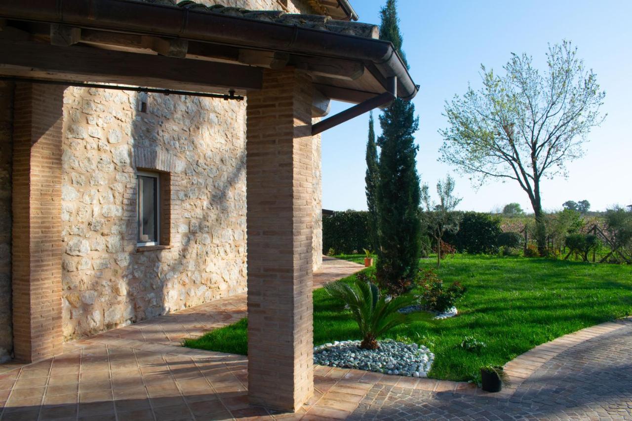 Camera Iris - B&B Antico Casale Monte San Biagio Εξωτερικό φωτογραφία