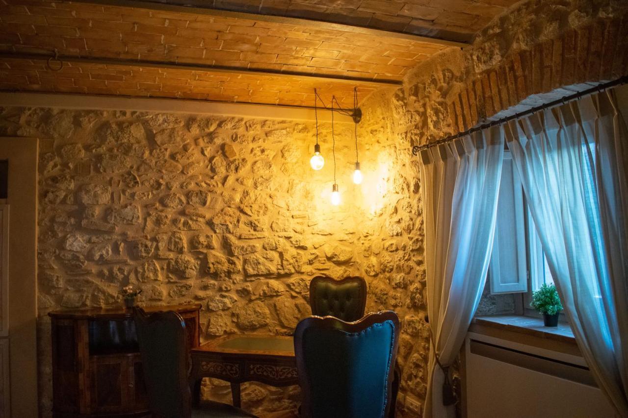 Camera Iris - B&B Antico Casale Monte San Biagio Εξωτερικό φωτογραφία